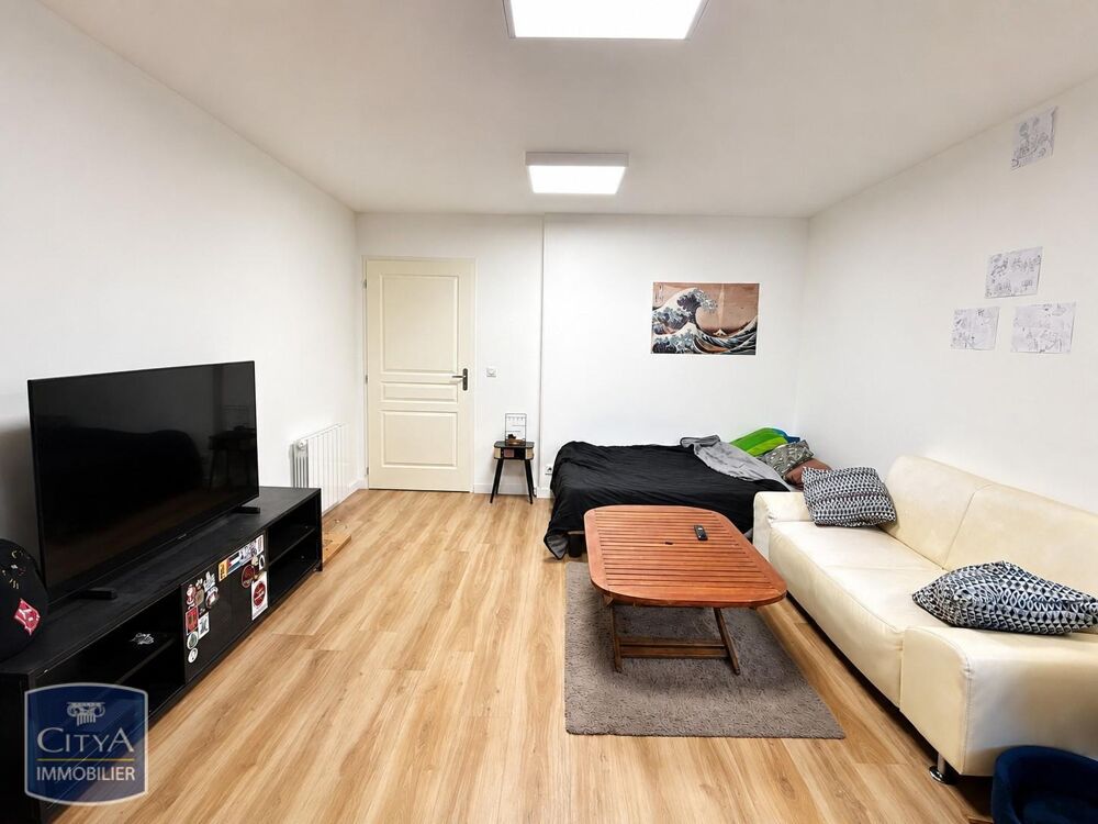À LOUER : Grand appartement T1 situé à Limoges, dans le ....