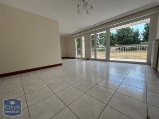  Appartement à louer 3 pièces 82 m²