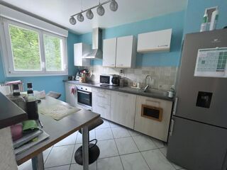  Appartement à louer 4 pièces 81 m²