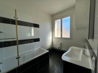  Appartement à louer 5 pièces 156 m²