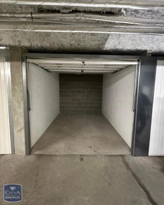  Appartement à louer 4 pièces 84 m²