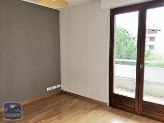  Appartement à louer 3 pièces 55 m²