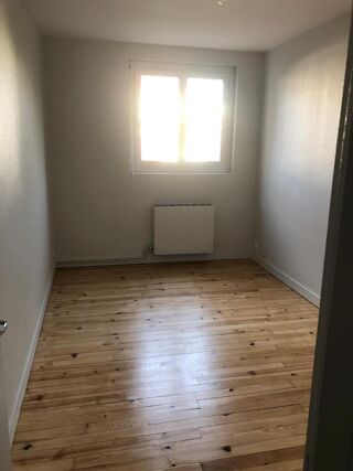  Appartement à louer 2 pièces 55 m²