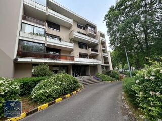  Appartement à louer 6 pièces 107 m²