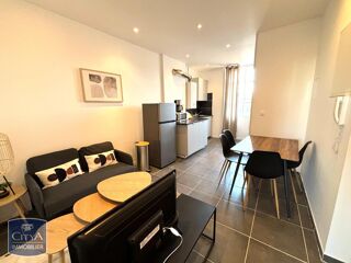  Appartement à louer 2 pièces 32 m²