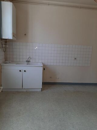  Appartement à louer 2 pièces 61 m²