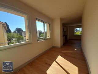  Appartement à louer 4 pièces 94 m²