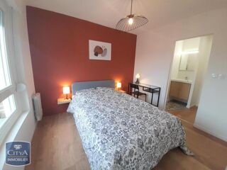  Appartement à louer 4 pièces 74 m²