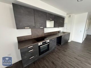  Appartement à louer 4 pièces 82 m²