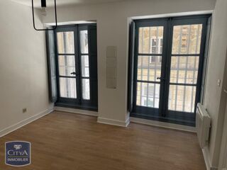  Appartement à louer 3 pièces 65 m²