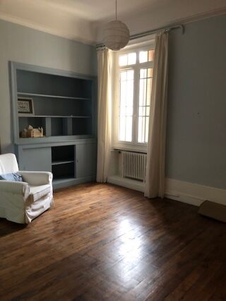  Appartement � louer 7 pi�ces 253 m� Saint Étienne