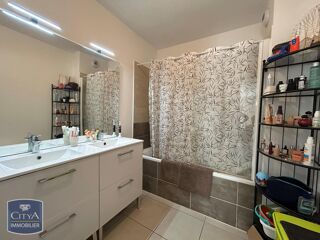 Appartement à louer 3 pièces 57 m²