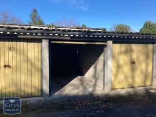  Parking / Garage à louer 