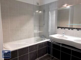  Appartement à louer 4 pièces 116 m²