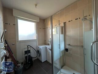  Appartement à louer 3 pièces 82 m²