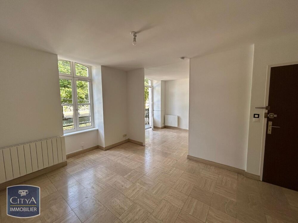 À LOUER : Appartement ancien T2 situé à Laval, dans le d....