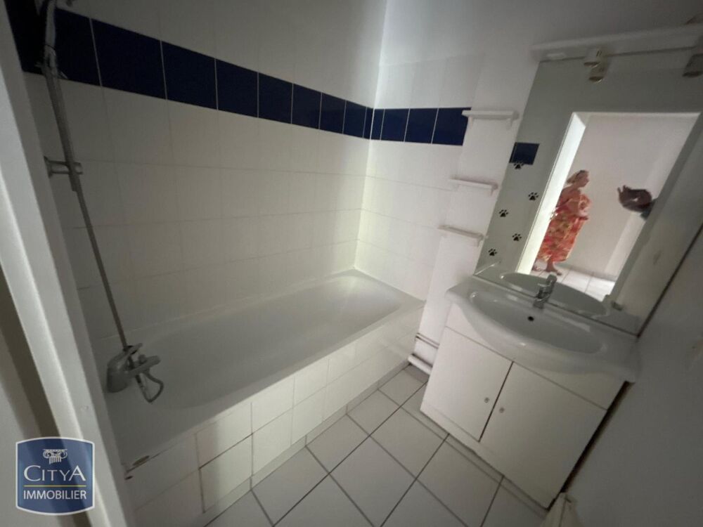 location Appartement - 2 pièce(s) - 49 m² Val-de-Reuil (27100)