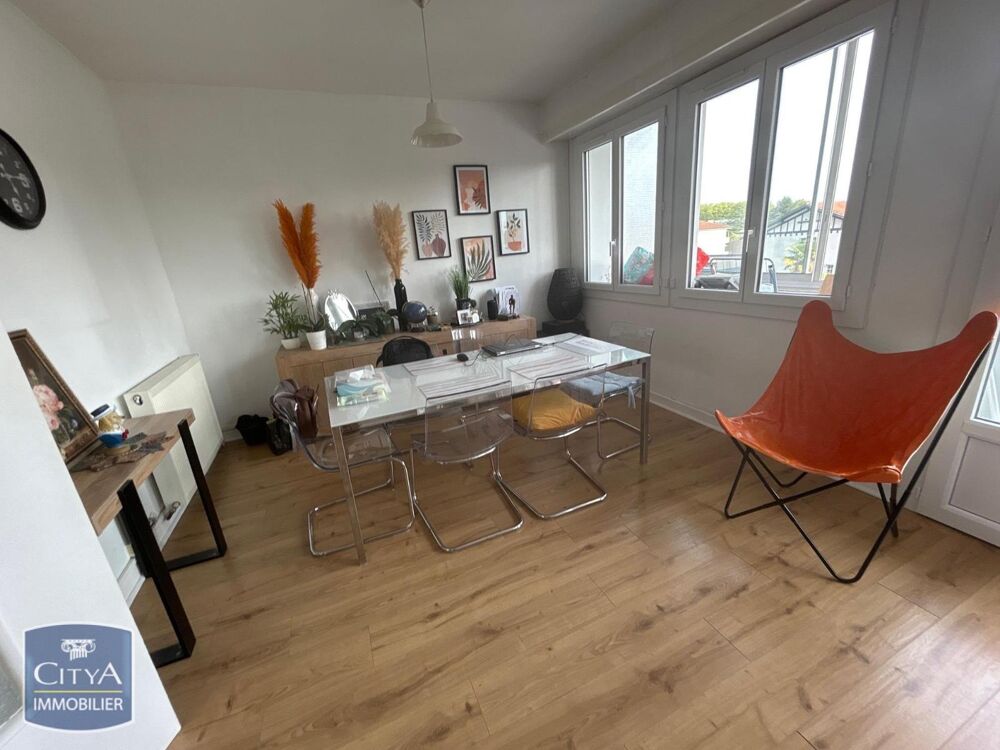À LOUER : BEL APPARTEMENT T3 MEUBLE AVEC GARAGE A PAU Ce....