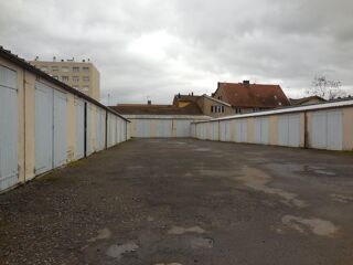  Parking / Garage à louer 