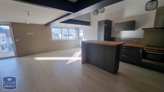  Appartement à louer 4 pièces 104 m²