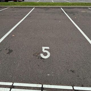  Parking / Garage à louer 