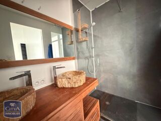  Appartement à louer 4 pièces 82 m²