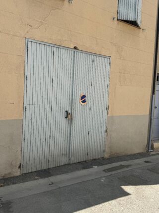  Parking / Garage  louer 
