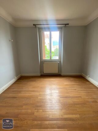  Appartement à louer 2 pièces 63 m²