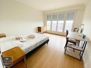  Appartement à louer 4 pièces 107 m²