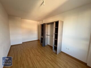  Appartement à louer 4 pièces 79 m²