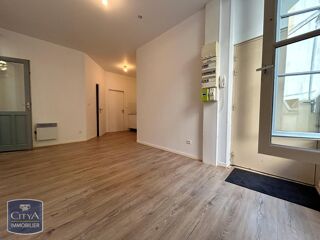  Appartement à louer 2 pièces 33 m²