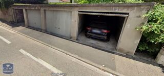  Parking / Garage à louer 