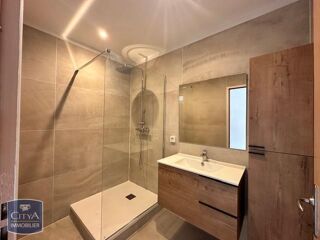  Appartement à louer 3 pièces 72 m²