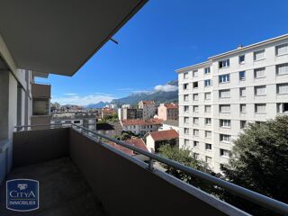  Appartement à louer 3 pièces 63 m²