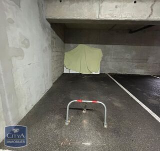  Parking / Garage � louer 