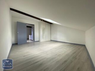  Appartement à louer 2 pièces 27 m²