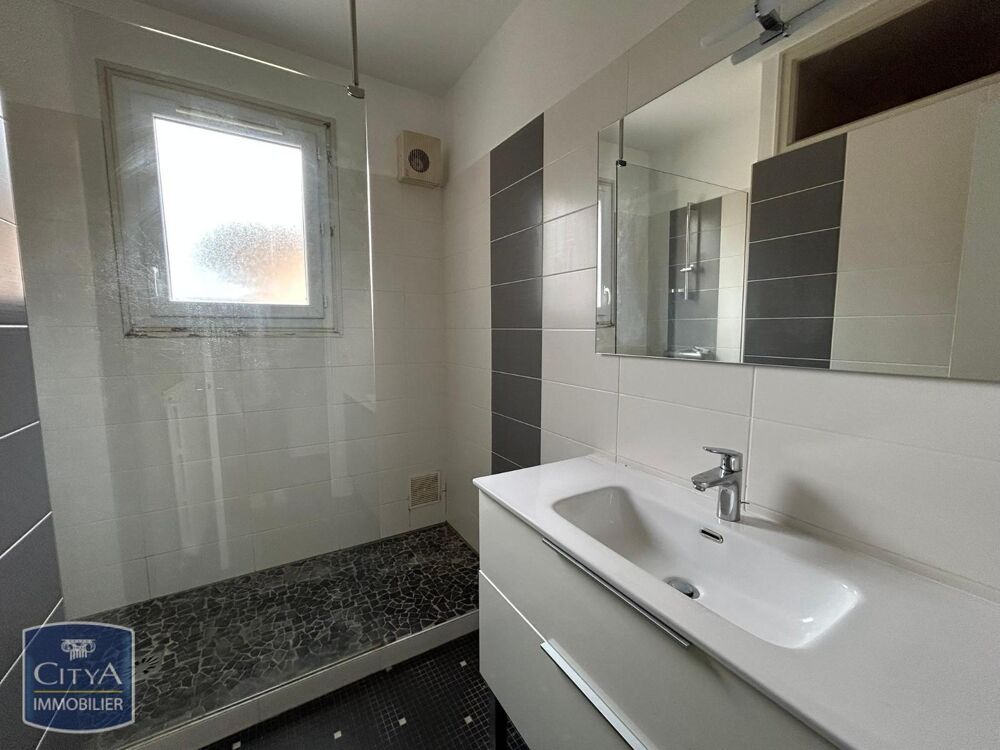 À LOUER : Appartement rénové T4 situé à Donzenac, dans l....