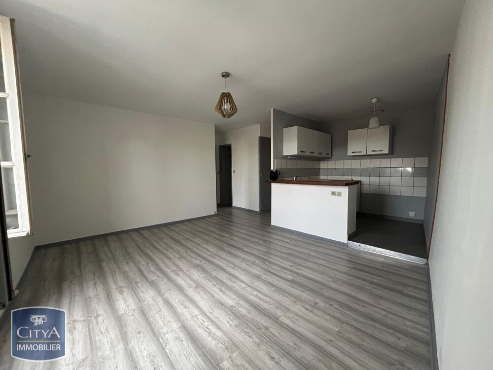 À louer : Appartement T2 situé à Neuville de Poitou, dan....