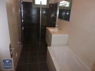  Appartement à louer 4 pièces 97 m²
