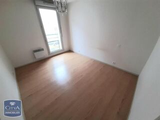  Appartement à louer 3 pièces 74 m²