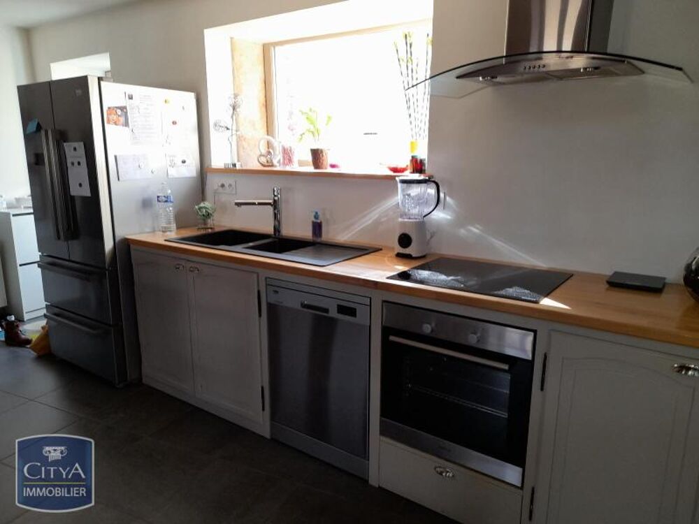 A LOUER MAISON DE VILLAGE A DENICE - TYPE 5 de 130 m² CI....