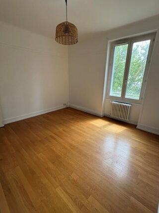  Appartement à louer 2 pièces 55 m²