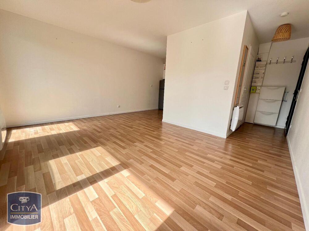 location Appartement - 1 pièce(s) - 25 m² Saint-Cyr-l'École (78210)