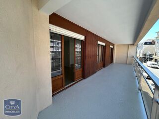  Appartement à louer 5 pièces 80 m²