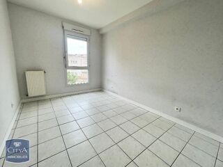  Appartement à louer 4 pièces 97 m²