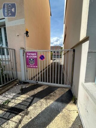  Parking / Garage � louer 