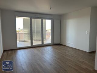  Appartement à louer 4 pièces 74 m²