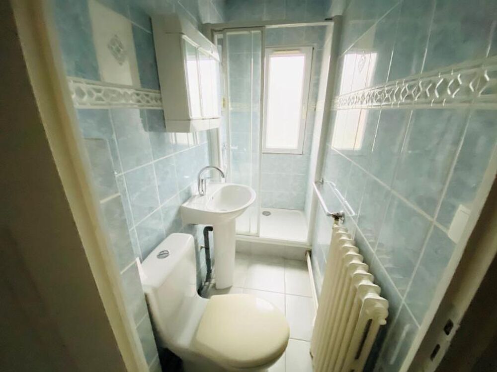 Studio meublé proches des Lycées situé rue Chailly Guére....
