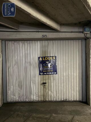  Parking / Garage à louer 