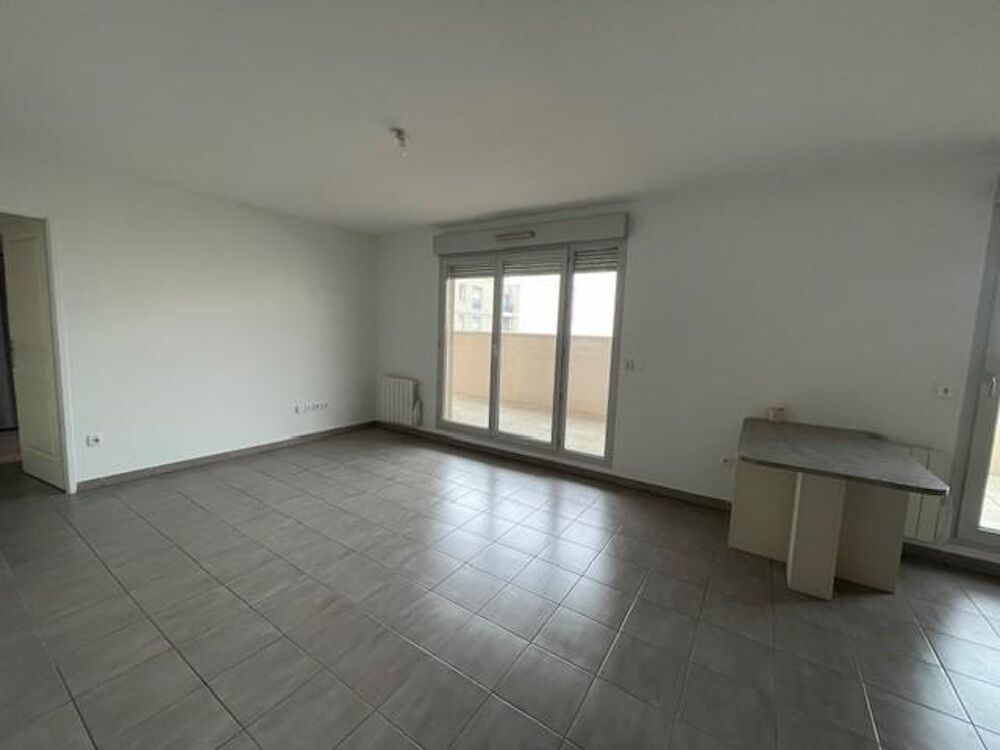 location Appartement - 3 pièce(s) - 65 m² Décines-Charpieu (69150)